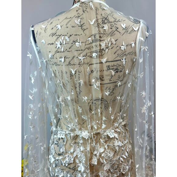 Le Rose Maya Lace Mid Thigh Open Front Robe White S/M - Picture 12 of 16